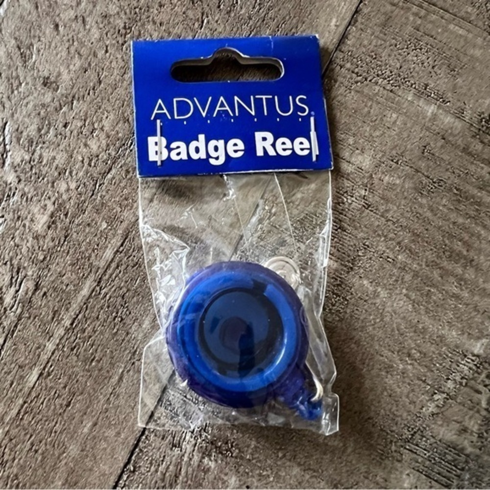 Advantus Translucent‎ Retractable Id Card Reel, 34" Extension, Blue Badge Reel